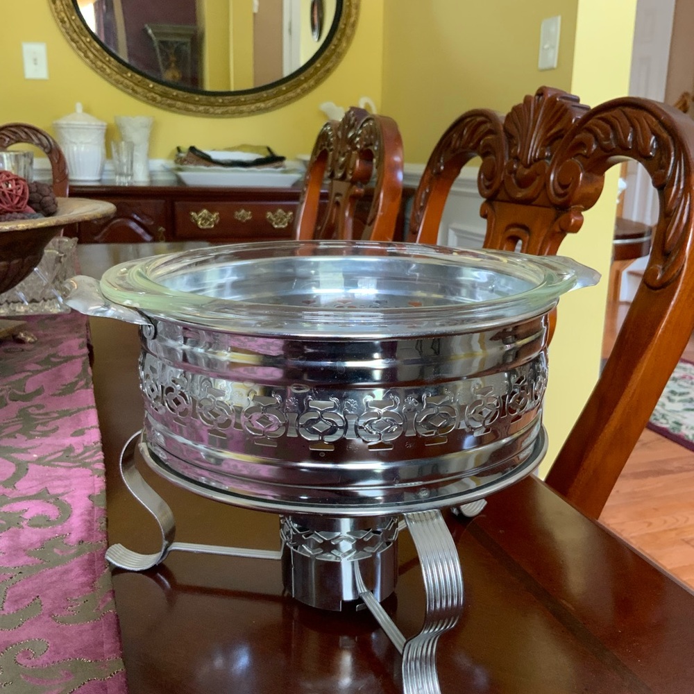 VINTAGE PYREX 1 1/2 Baking Dish with dish Holder